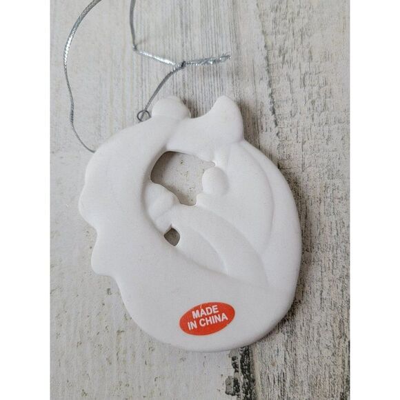 White ceramic three Wiseman nativity scene ornament Xmas - Picture 4 of 4